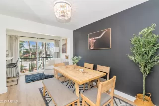 Photo #6: 6610002 Listing