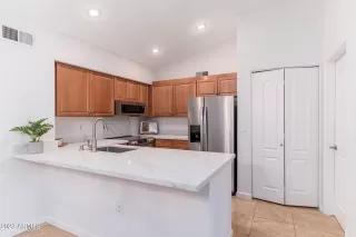 Photo #3: 6610273 Listing