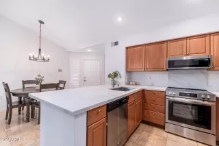 Photo #4: 6610273 Listing