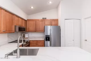 Photo #6: 6610273 Listing