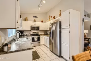 Photo #5: 6610592 Listing 