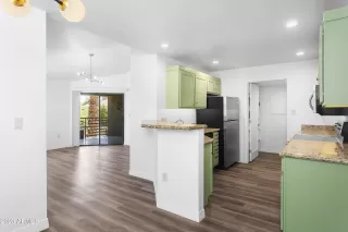 Photo #4: 6610745 Listing