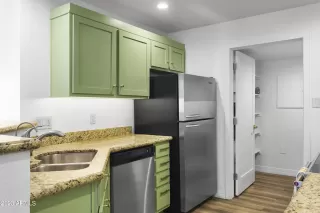 Photo #5: 6610745 Listing