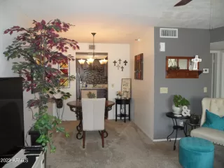 Photo #5: 6610824 Listing