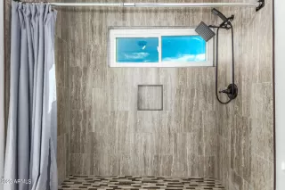 Photo #2: 6610923 Listing