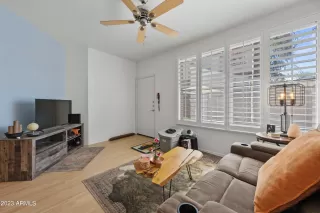 Photo #5: 6610926 Listing 