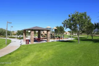 Photo #6: 6611098 Listing