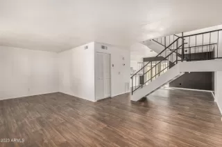 Photo #6: 6611700 Listing