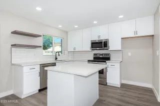 Photo #2: 6611898 Listing 