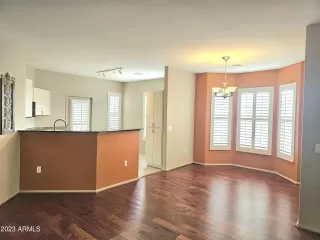 Photo #4: 6612058 Listing