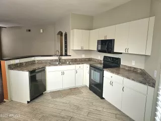 Photo #5: 6612058 Listing