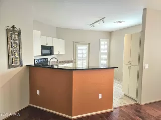 Photo #6: 6612058 Listing