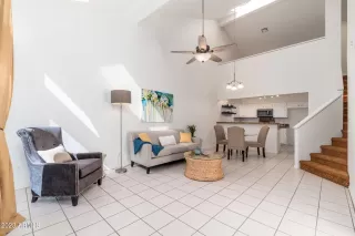 Photo #5: 6612066 Listing