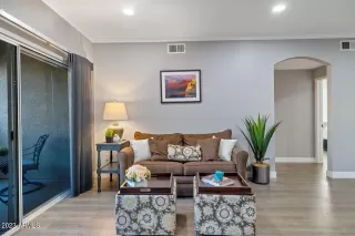 Photo #3: 6612190 Listing