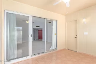 Photo #5: 6612430 Listing