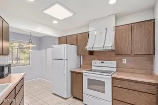 Photo #6: 6612430 Listing