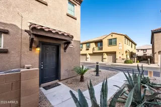 Photo #3: 6612651 Listing