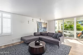 Photo #6: 6612716 Listing