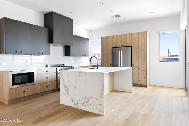 MLS: 6612876 Condo For Sale