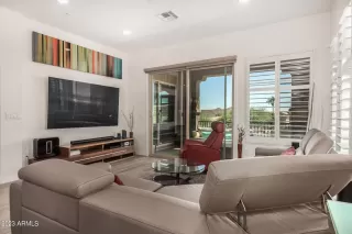 Photo #6: 6612877 Listing