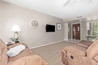 Photo #3: 6612959 Listing