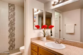 Photo #5: 6613328 Listing