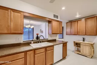 Photo #5: 6613620 Listing 