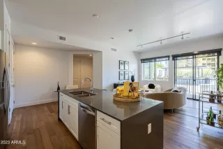 Photo #4: 6613798 Listing 