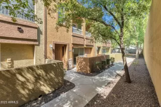 Photo #2: 6614046 Listing