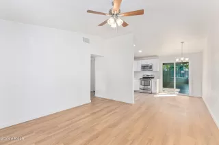 Photo #4: 6614183 Listing