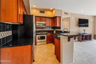 Photo #5: 6614393 Listing