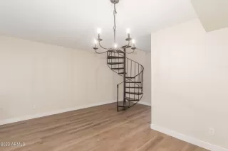 Photo #4: 6614547 Listing