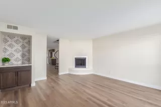 Photo #5: 6614547 Listing