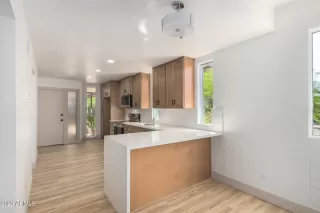 Photo #4: 6614597 Listing