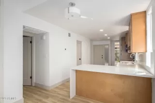 Photo #5: 6614597 Listing