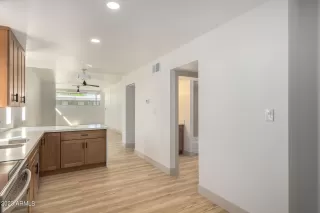 Photo #6: 6614597 Listing