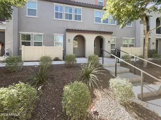 Photo #5: 6614700 Listing 