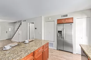 Photo #6: 6614788 Listing