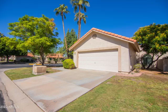 MLS: 6614930 Condo For Sale