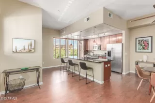 Photo #5: 6614931 Listing