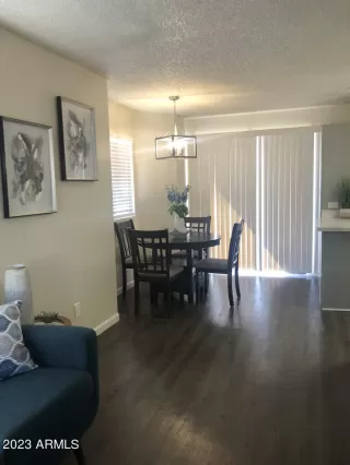 Photo #5: 6615039 Listing