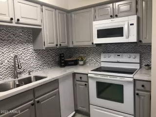 Photo #6: 6615039 Listing