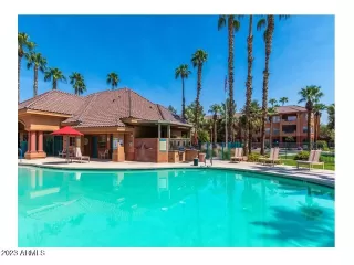 Photo #5: 6615099 Listing