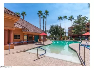 Photo #6: 6615099 Listing