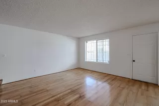 Photo #3: 6615106 Listing