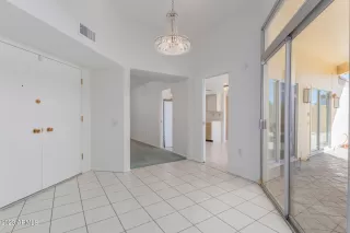 Photo #4: 6615269 Listing