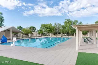 Photo #5: 6615383 Listing