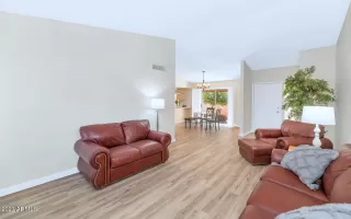 Photo #6: 6615383 Listing