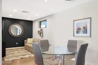 Photo #5: 6615542 Listing