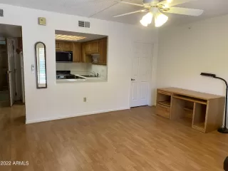 Photo #6: 6615900 Listing